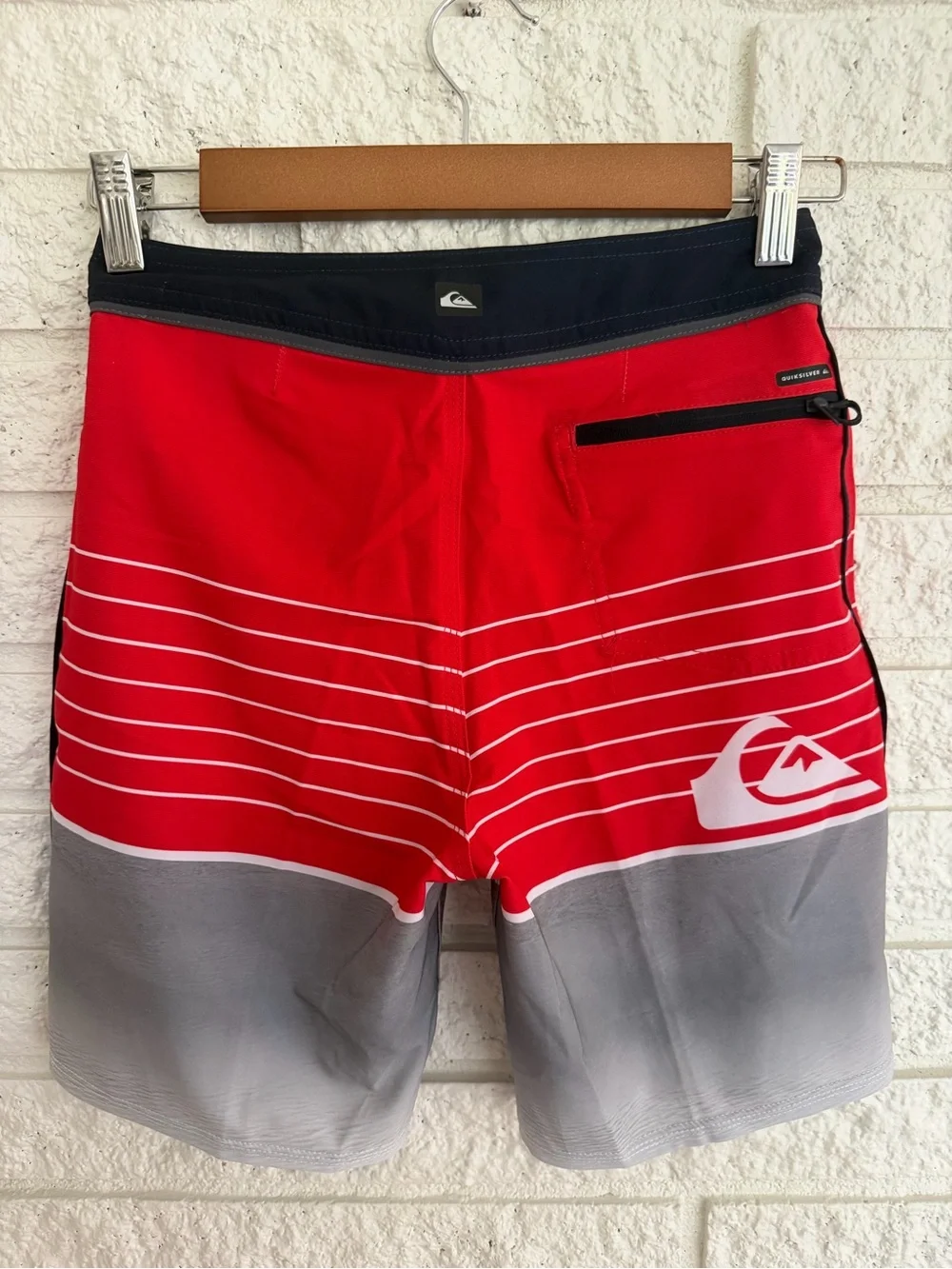Quiksilver bright red